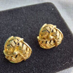Earrings gold tone  Trifari  vintage